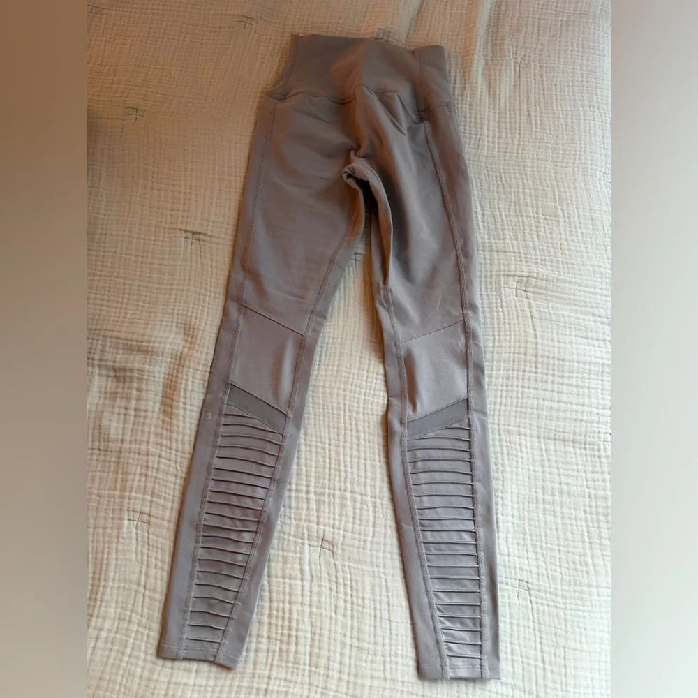 ALO Leggings